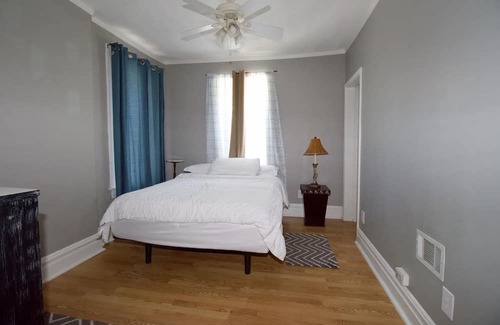 St. Louis Apartment | Charming Urban Cozy Retreat with a fireplace and backyard garden. Pet/Friendly!