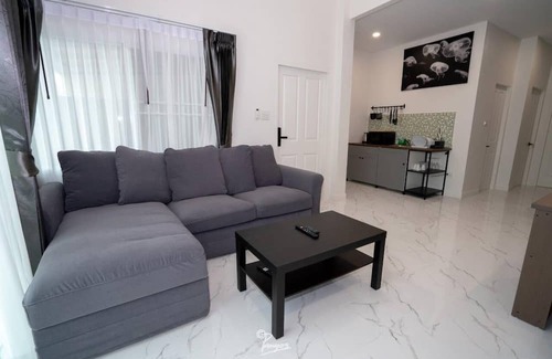 Kanchanaburi House | Modern home in Kanchanaburi set in beautiful riverside spa resort