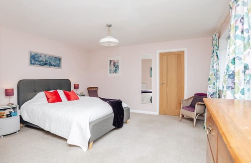 Henley House | TheTulips- 4 bed, Henley Regatta