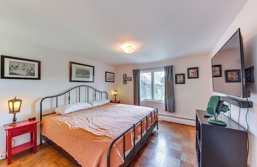Fox Lake House | Charming Lake Pistakee Home w/ Kayaks & Patio!