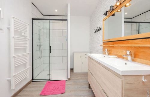 Cadalen House | La Maison du Bois Joli