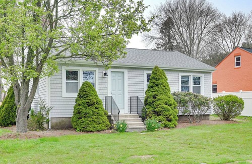 Westbrook Center House | Lovely Westbrook Home w/Patio - Walk to Beach!