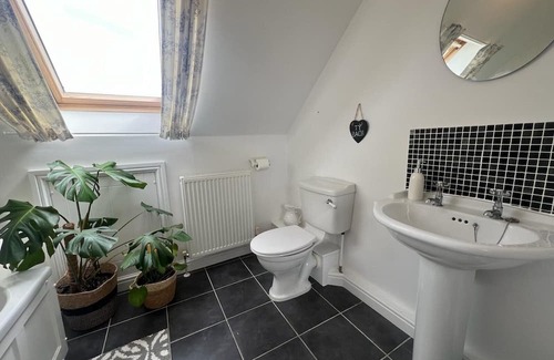 Felinwynt Cottage | Peaceful detached family house with sea views and short walk to the beach.