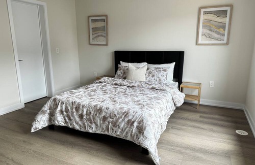Oakville House | Spacious Newly Built 4BR Townhouse in Oakville