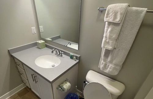 Carmel Apartment | Carmel Apt! 729 square feet!