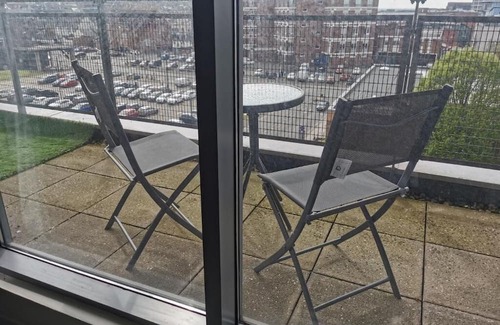 Swindon Apartment | Paramount city view