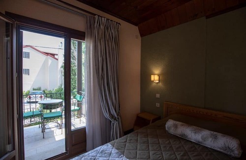 Eptalofos Condo | Eptalofos Guesthouse - Triple Nest with Balcony