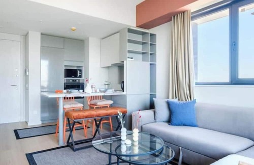 Umraniye Apartment | Rhea - Chic 1BD Apt w/ Balcony Views & Parking