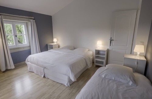 Colonzelle Cottage | Cottage 'Est' with Shared Pool, Private Terrace and Wi-Fi