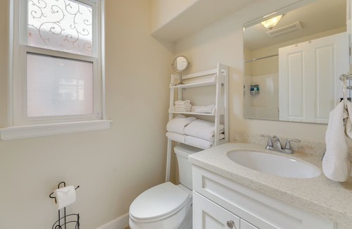 Oregon Coast Cottage | Oceanfront Yachats Cottage w/ View & Beach Access!