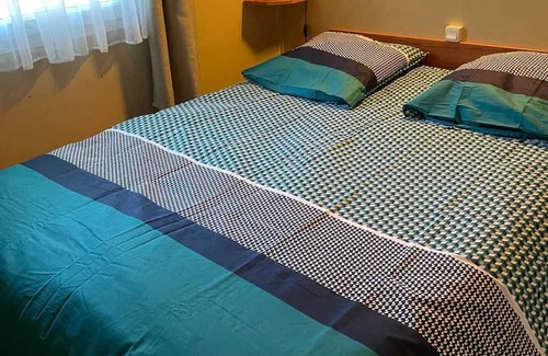 Saint-Jean-de-Valeriscle House | Homerez - Bungalow for 5 ppl. with shared pool at Saint-Jean-de-Valériscle