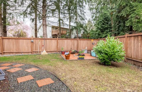 North Creek House | Cozy king bed with private bath & free parking Bothell