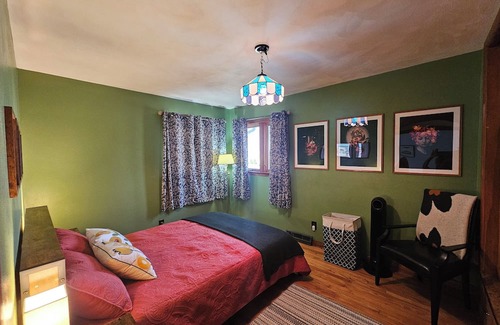 Elizabeth House | The Willow Zen Sanctuary with your personal Sauna/shower & jetted tub!