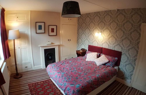 Ottery St Mary House | Cosy Devon Town House and Garden with BBQ