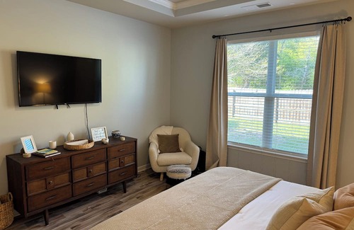 Athens House | Cozy Close To UGA