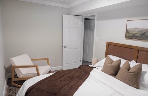 Charlotte Cabin | Clean and cozy cabin near Uptown! Sleeps up to 12