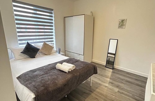 Oldham House | Entire Apartment Manchester - Near Etihad Stadium - Close To The City