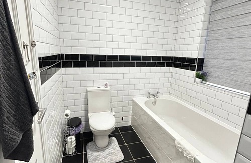 Oldham House | Entire Apartment Manchester - Near Etihad Stadium - Close To The City