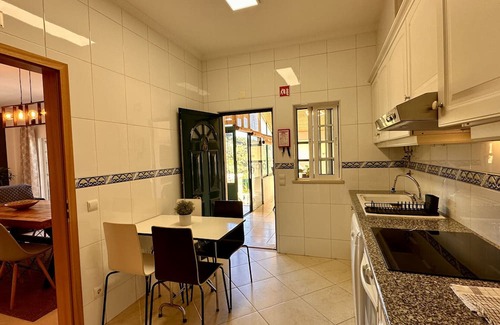 Urbanizacao dos Calicos House | Trevo by Check-in Portugal