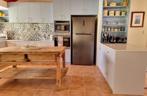 Two Rocks House | Captivating Bush Beach Retreat, Character home on 4 acres, sleeps 8, with a pool