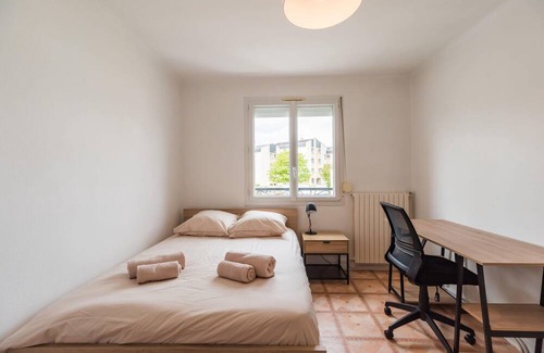 Guingamp House | Gite du Stade, Maison Pour 8 Personnes - Guingamp