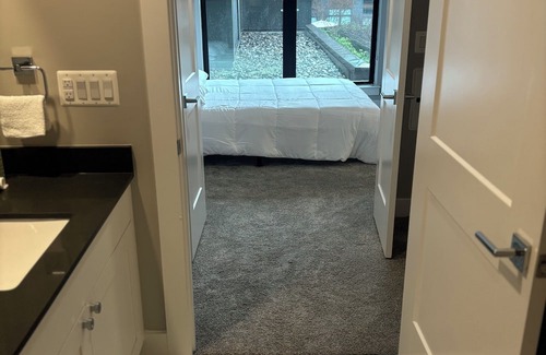 Old Town North Apartment | Floor to Ceiling Windows! Rooftop, Swimming Pool plus more..Your cozy getaway