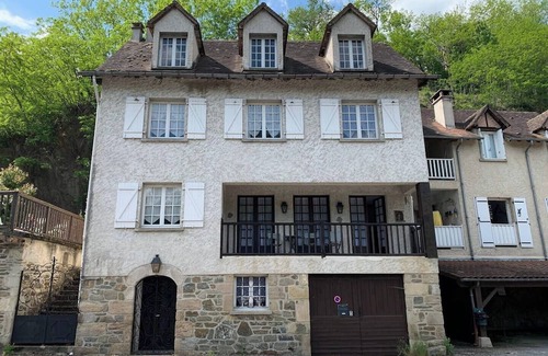 Gagnac-sur-Cere House | Peaceful 3-bedroom home with patio and river view!