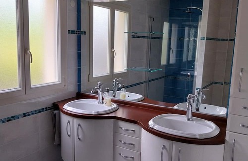 Plaisir House | Room for rent JO 2024 in Plaisir 78370 - 25 minutes from Paris & Saint Quentin Y