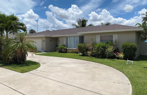 Lochmoor Waterway Estates House | Shan-gri-La "south" n