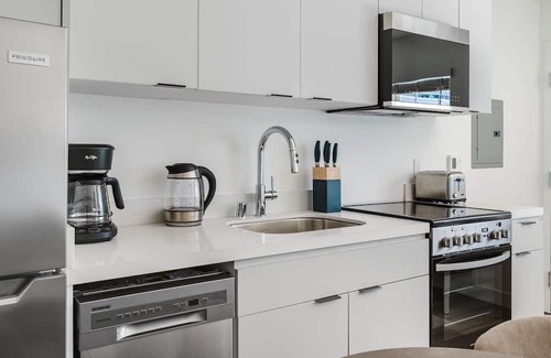 Jack London District Apartment | Convenient Oakland Studio w/ A/C, near Dining & Shops, by Blueground