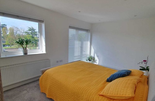 Broxbourne Apartment | 2 bed apartment in Turnford, Broxbourne. Very clean and well looked after.