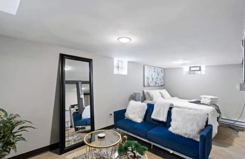 Greenfield Apartment | Entire rental unit in Milwaukee, Wisconsin