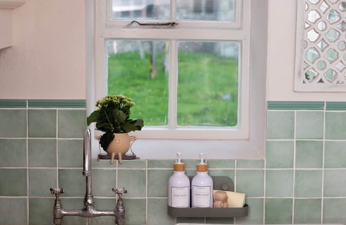 East Portlemouth House | Snowdrop cottage close to Dartmoor free parking child friendly!