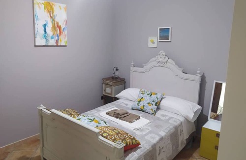 Trani Villa | Villa 'Liana, Pool and Tennis Court' with Sea View, Wi-Fi and Air Conditioning