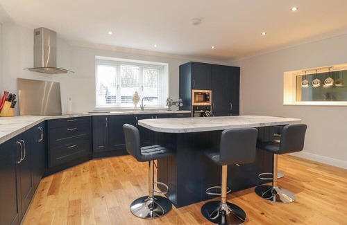 Knott End-on-Sea Cottage | BARN CONVERSION, with hot tub in Stalmine