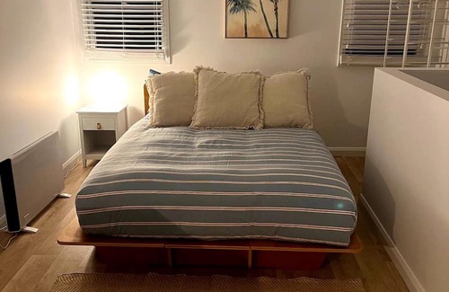 Umina Beach Cottage | Kailua Retreat - A secluded tropical sanctuary