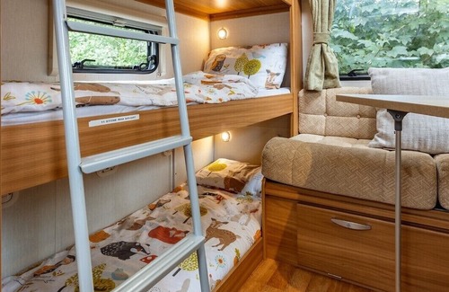 Whitchurch House | Luxury Lunar Caravan Sleeps 6