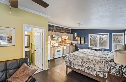 Palmer Apartment | Lazy Mountain Views!