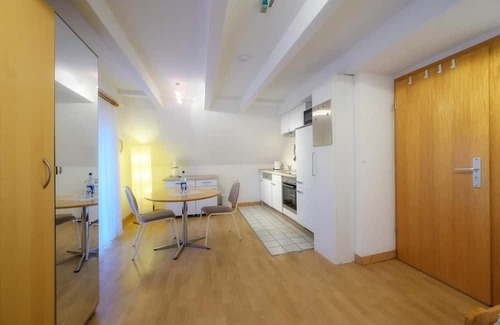 Lippstadt Apartment | Apartment 'Appartement Am Kurpark' with Wi-Fi