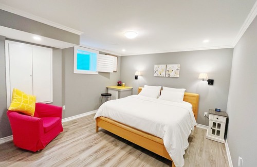 Halton Regional Municipality House | Cozy King Bed Entire Suite, middle of Niagara and Toronto, nature surrounded