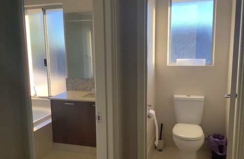 North Lake House | “Peaceful stay with newish cycling paths”.