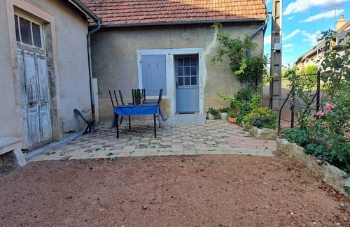 Thoisy-la-Berchere House | Homerez - House for 4 ppl. with garden and terrace at Thoisy-la-Berchère