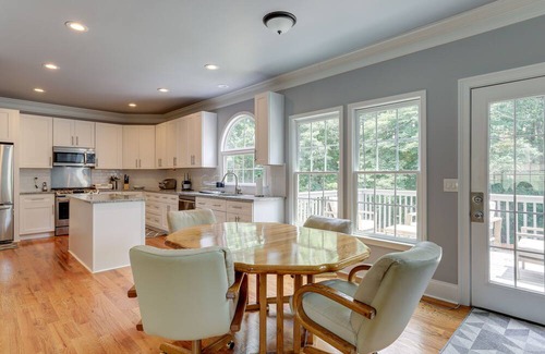 Stone Mountain House | Spacious Home ~ 7 Mi to Stone Mountain Park!