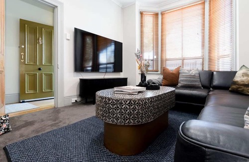 Invermay House | Bluebell Cottage Summ