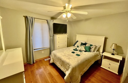 West Henrietta House | Cozy raised ranch in West Henrietta