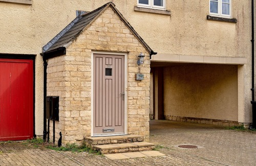 Tetbury Apartment | Finest Retreats | Hardie Close
