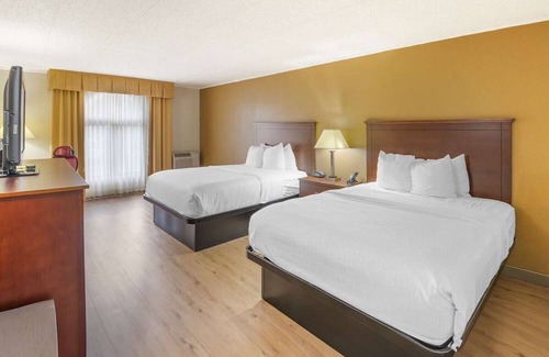 North Chesterfield House | Upscale Richmond Inn Minutes from Poe Museum and Monument Avenue