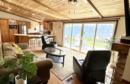 Sunland Estates Cabin | Cabin on the Cliff Near Gorge Amphitheater