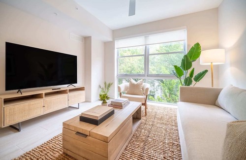 Glenvar Heights Apartment | #219 - Tucker Dadeland