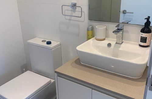 Adelaide Apartment | CityNest Iconic View /Free Parking/Gym/Swimming Pool/BBQ